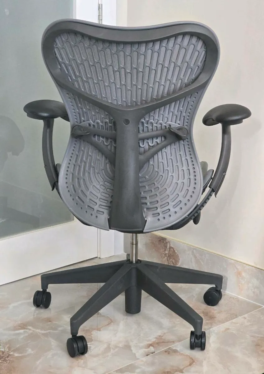 Herman Miller Mirra 2 Fully Loaded - Image 3
