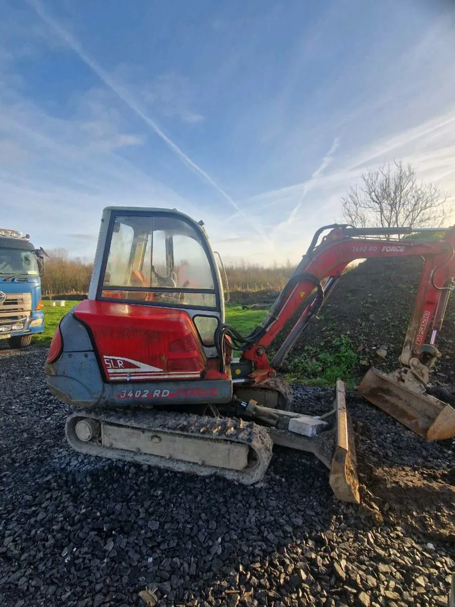 Nueson 3.5 tonne mini digger - Image 2