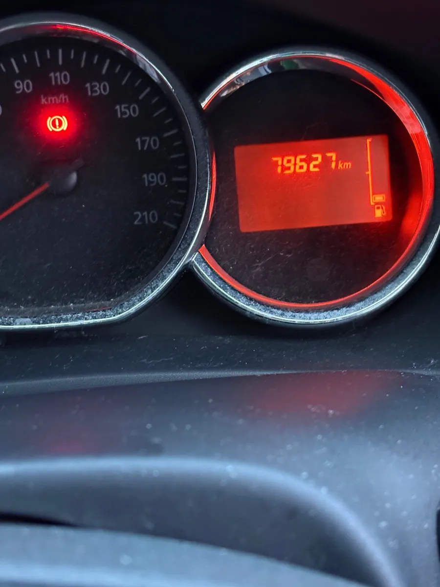 Dacia Sandero 2014 - Image 2