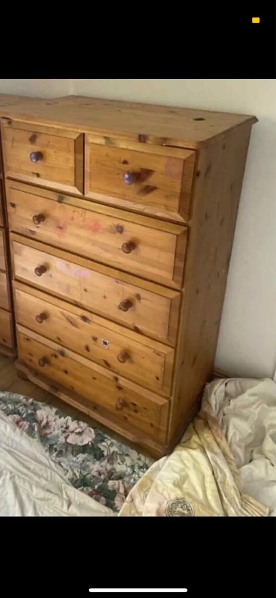 Pine chest of drawer - Image 1