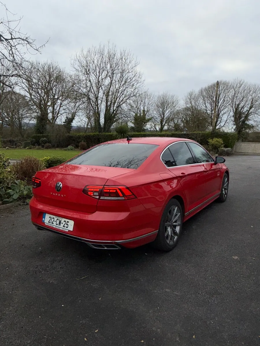 R-Line Volkswagen Passat. - Image 4