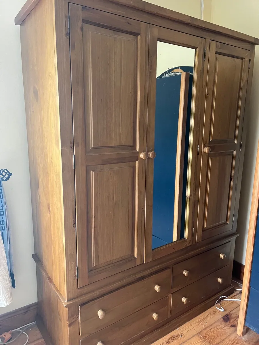Solid wood wardrobe - Image 1