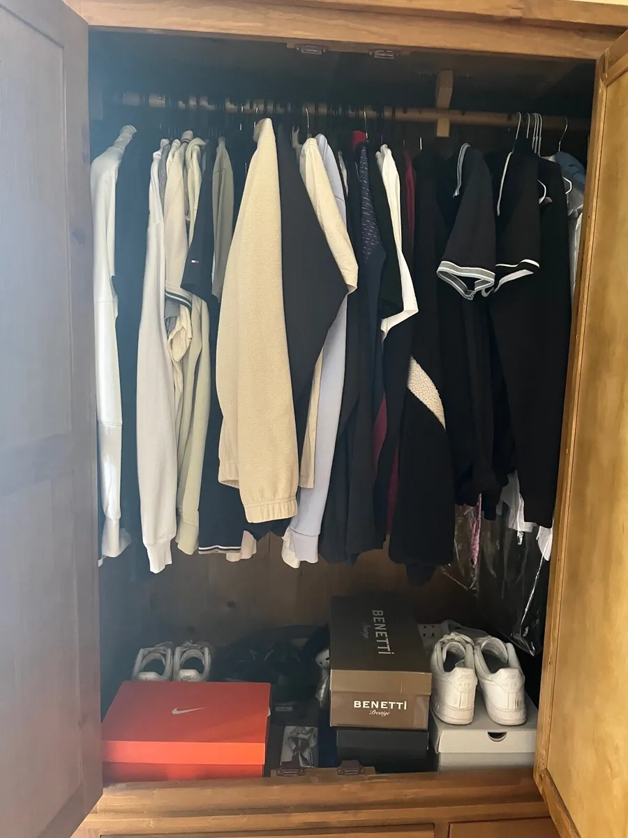 Solid wood wardrobe - Image 2