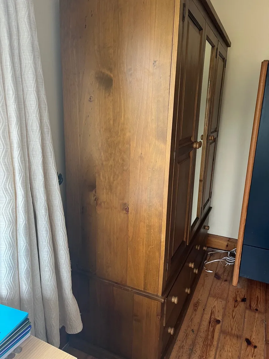 Solid wood wardrobe - Image 3