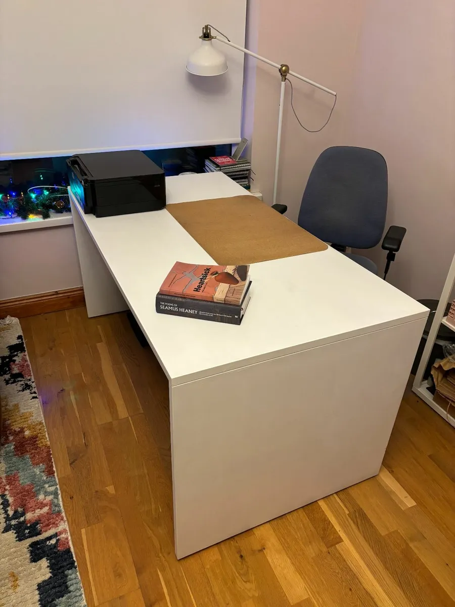 Office desk and chair - Image 2