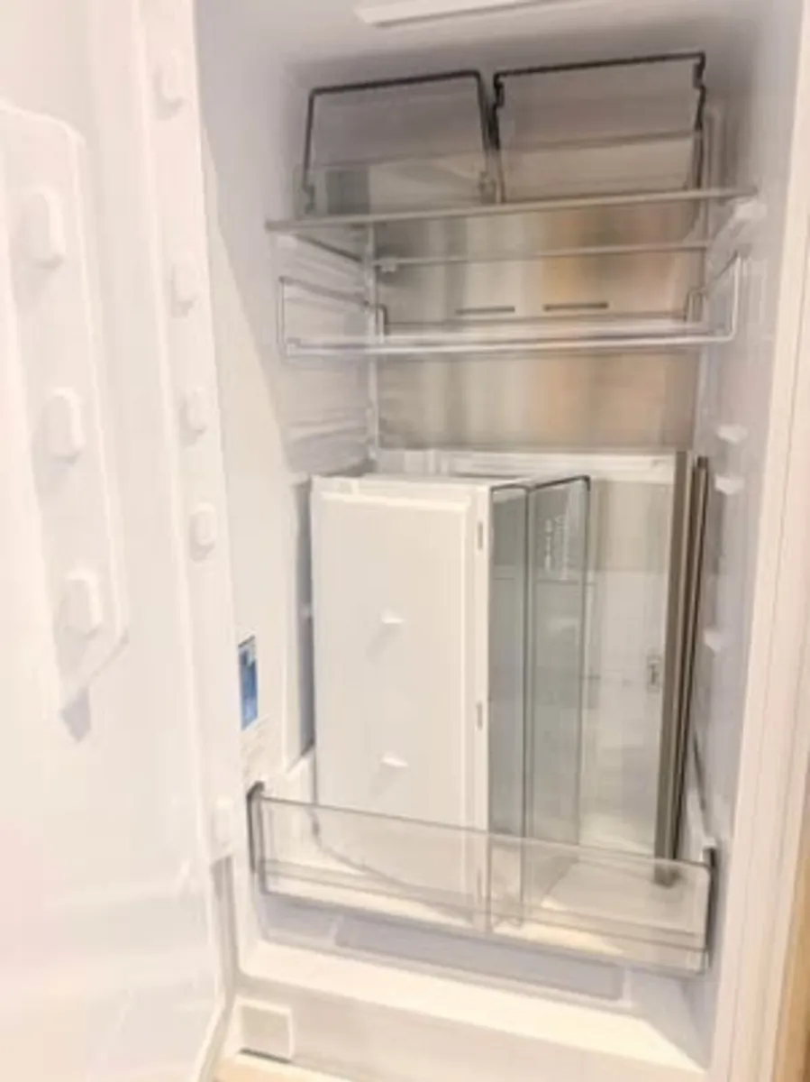 Samsung  integrated refrigerator freezer - Image 2