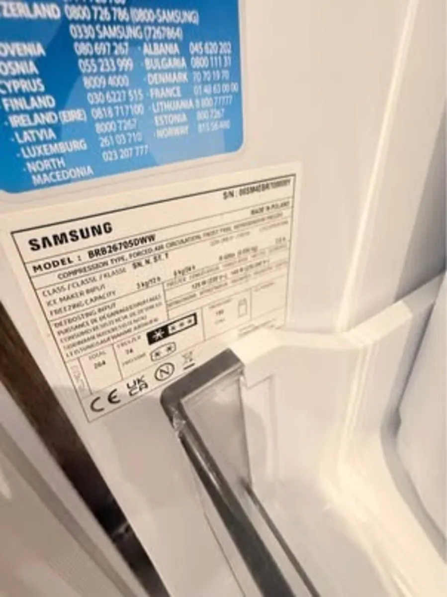Samsung  integrated refrigerator freezer - Image 3