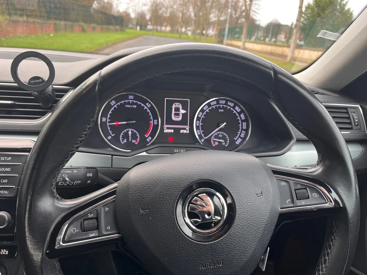 Skoda Superb - Image 2