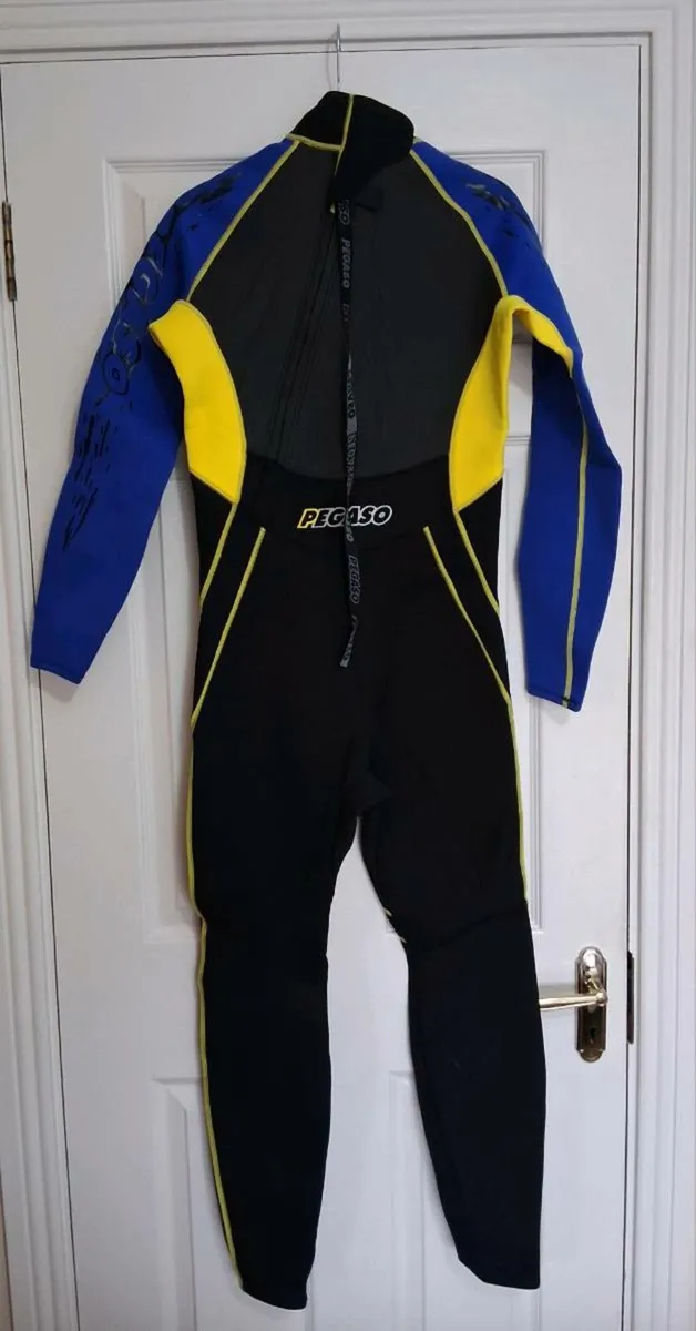 Boys/Men's 3mm Wetsuit- Pegaso Brand Size Small - Image 2