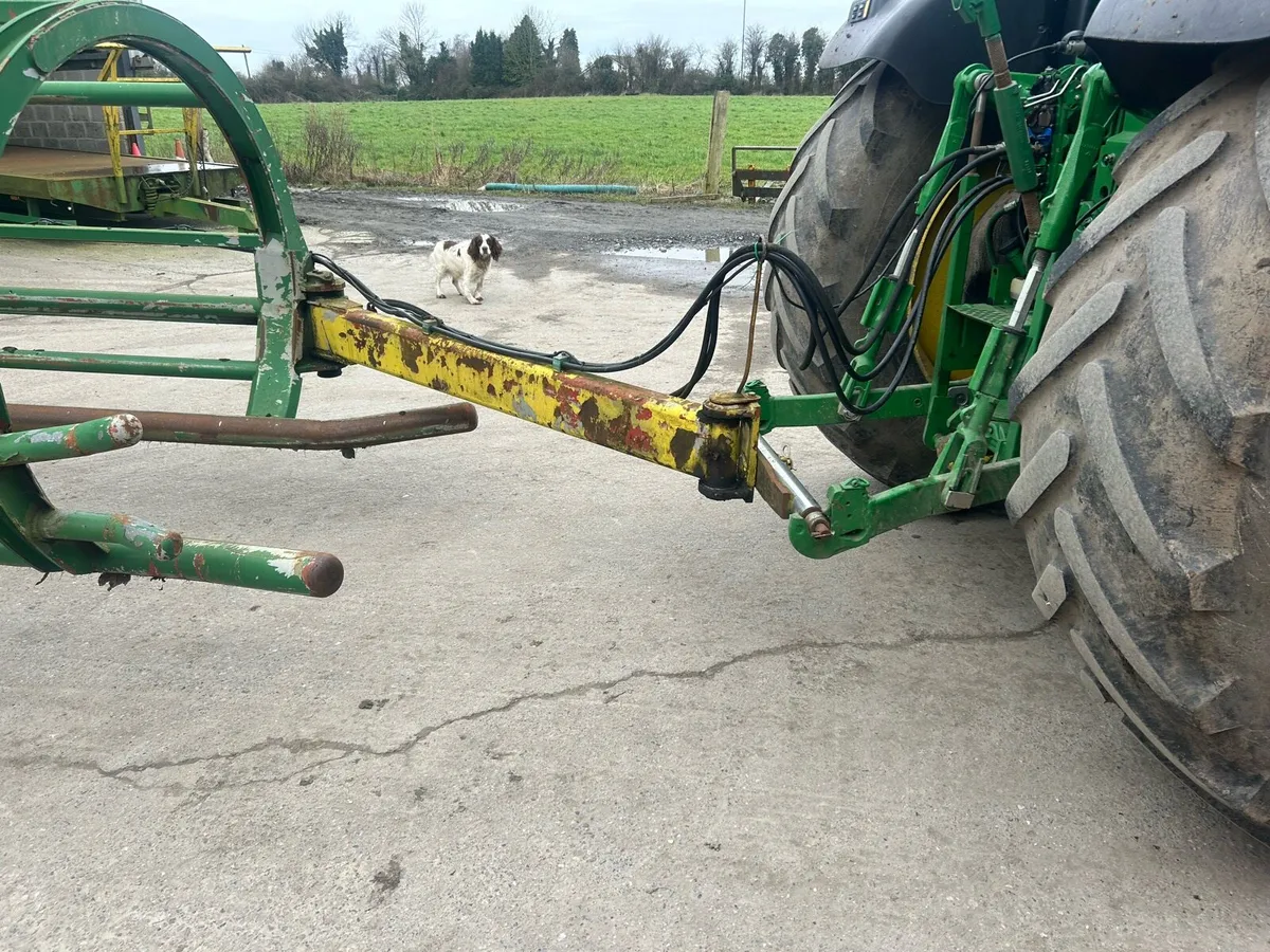 Bale carrier - Image 1