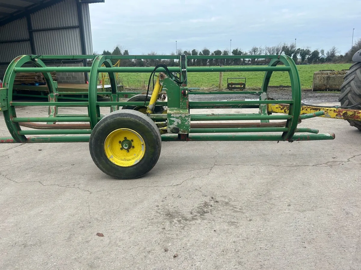 Bale carrier - Image 3