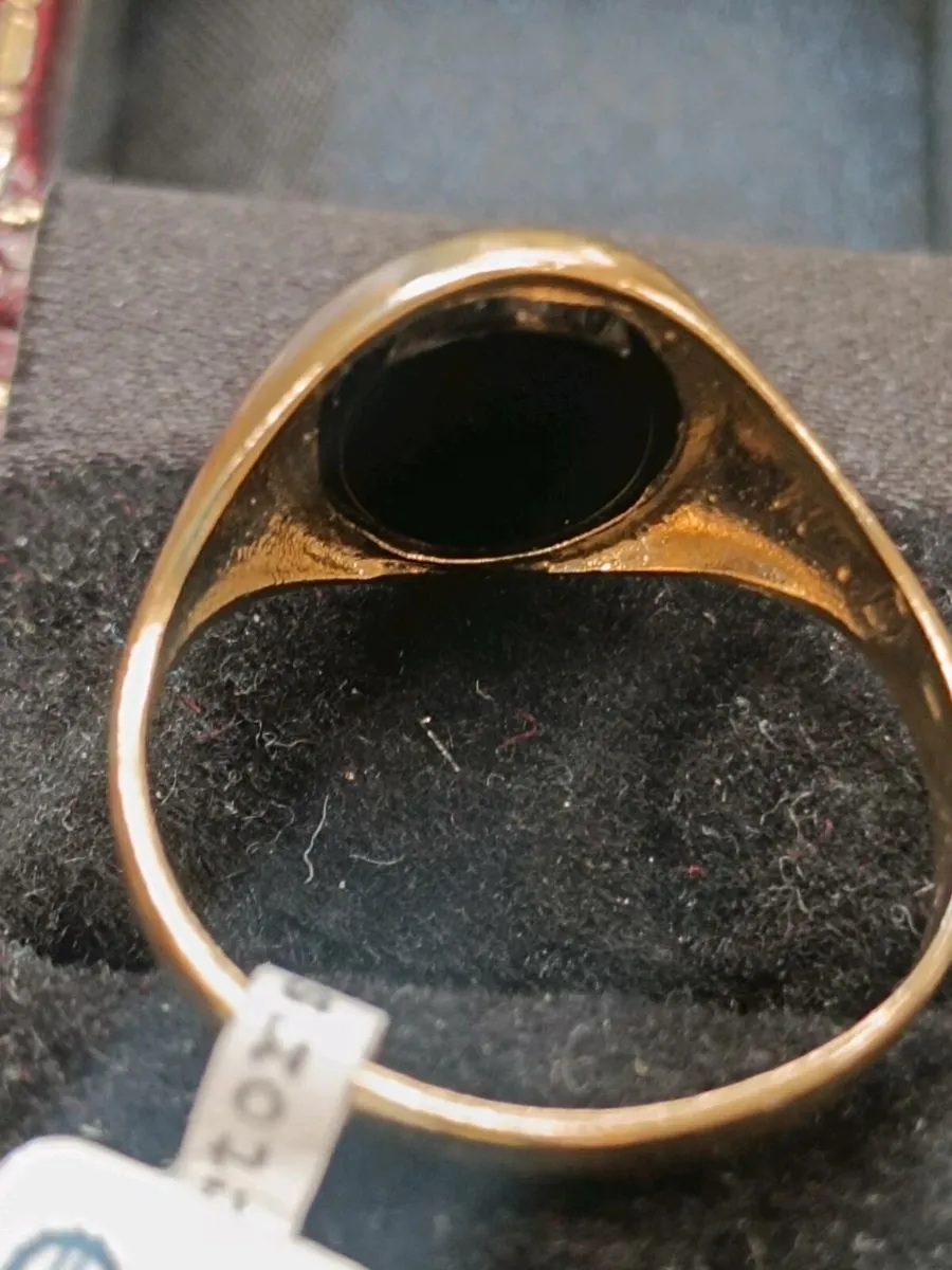 Black Stone & Diamond 9k Gold Vintage Signet Ring - Image 4