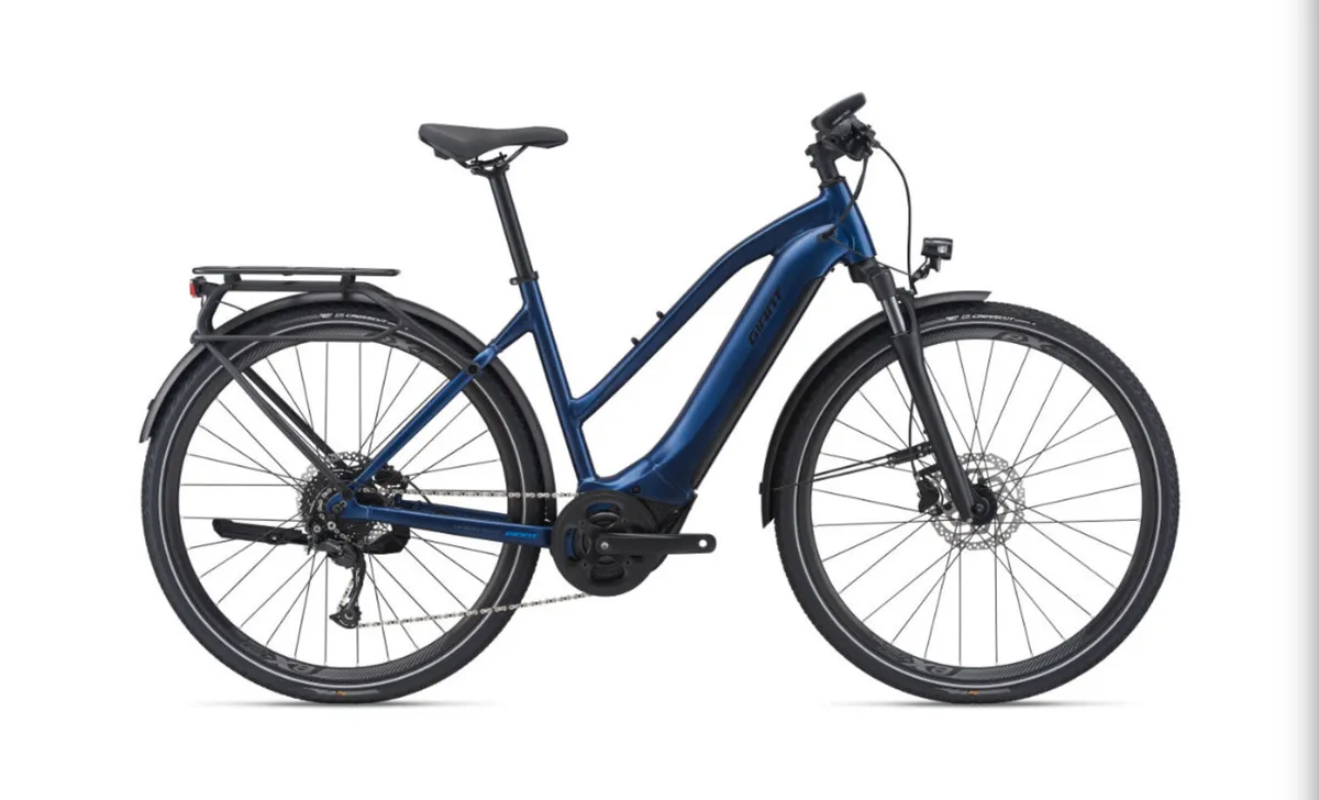 Giant Explore E+ 2D STA 28" E-Hybrid 9 Speed - Image 1