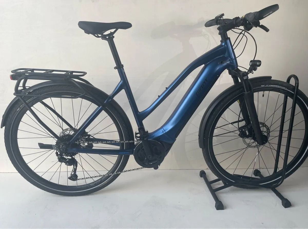 Giant Explore E+ 2D STA 28" E-Hybrid 9 Speed - Image 3