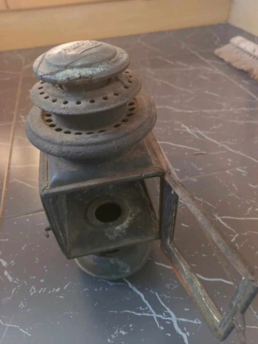 Veteran Car Sidelamp - Image 2