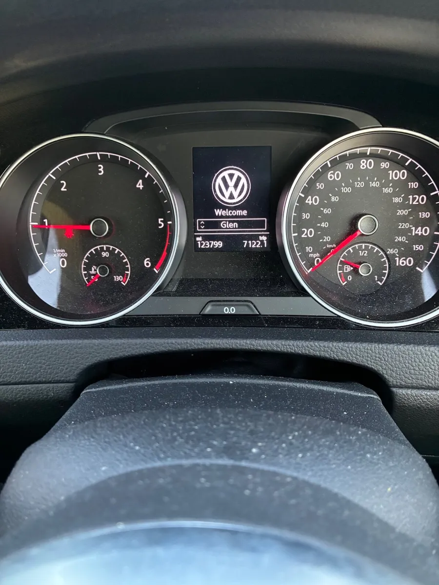 2017 Volkswagen Golf R line 2.0tdi - Image 2