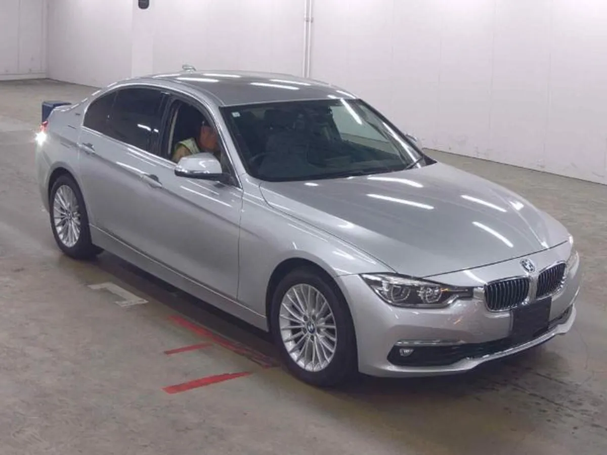 330E SE LUXURY EDITION 4DR SALOON AUTO  // WHAT A
