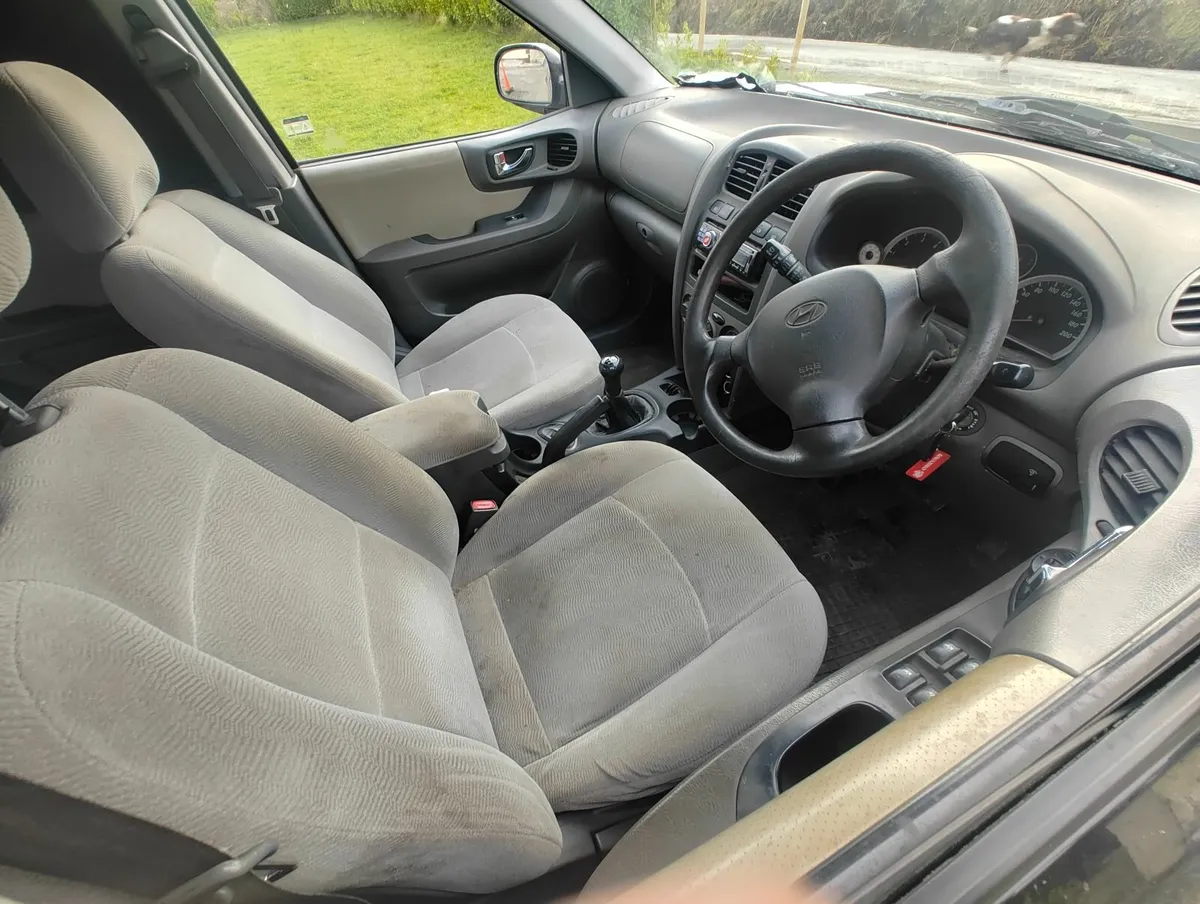 Hyundai Santa Fe 2005 - Image 4