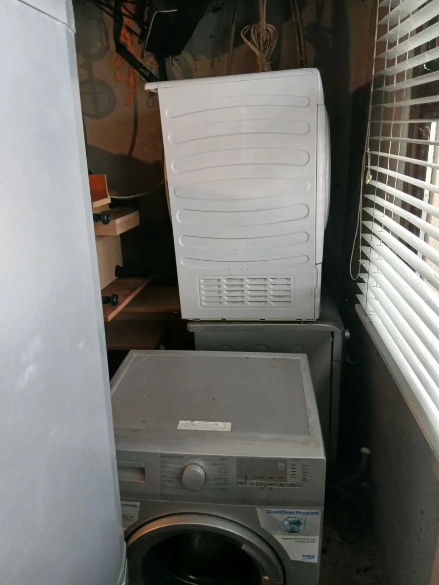 Kitchen units and electrical appliances - Image 3