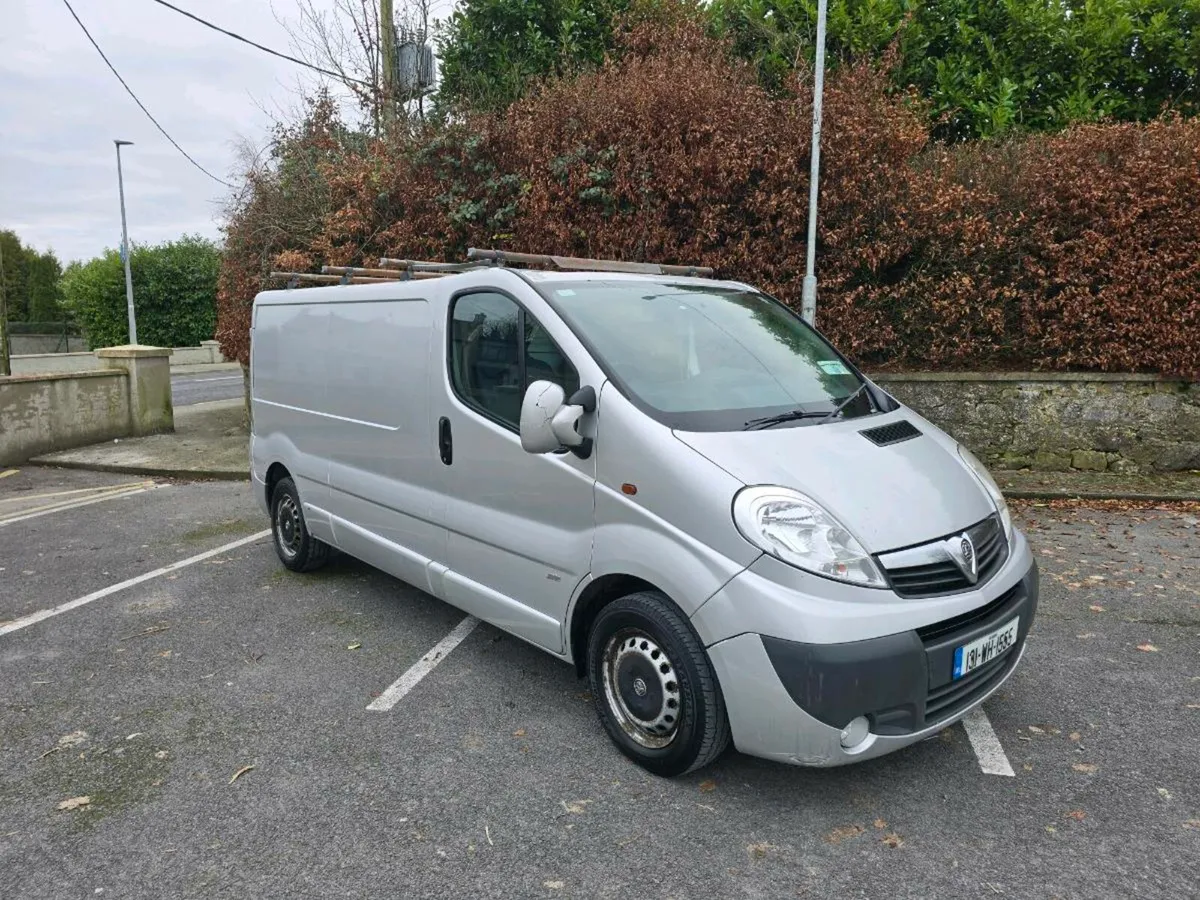 Vivaro 2.0cdti sportive lwb cvrt and tax - Image 1