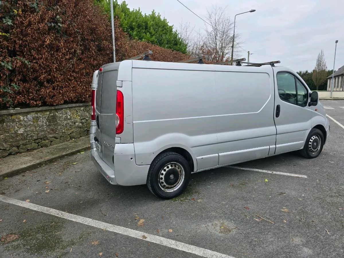 Vivaro 2.0cdti sportive lwb cvrt and tax - Image 2