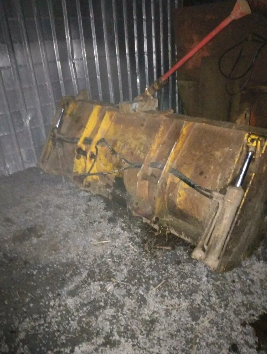 Digger  front bucket JCB 3 cx - Image 1