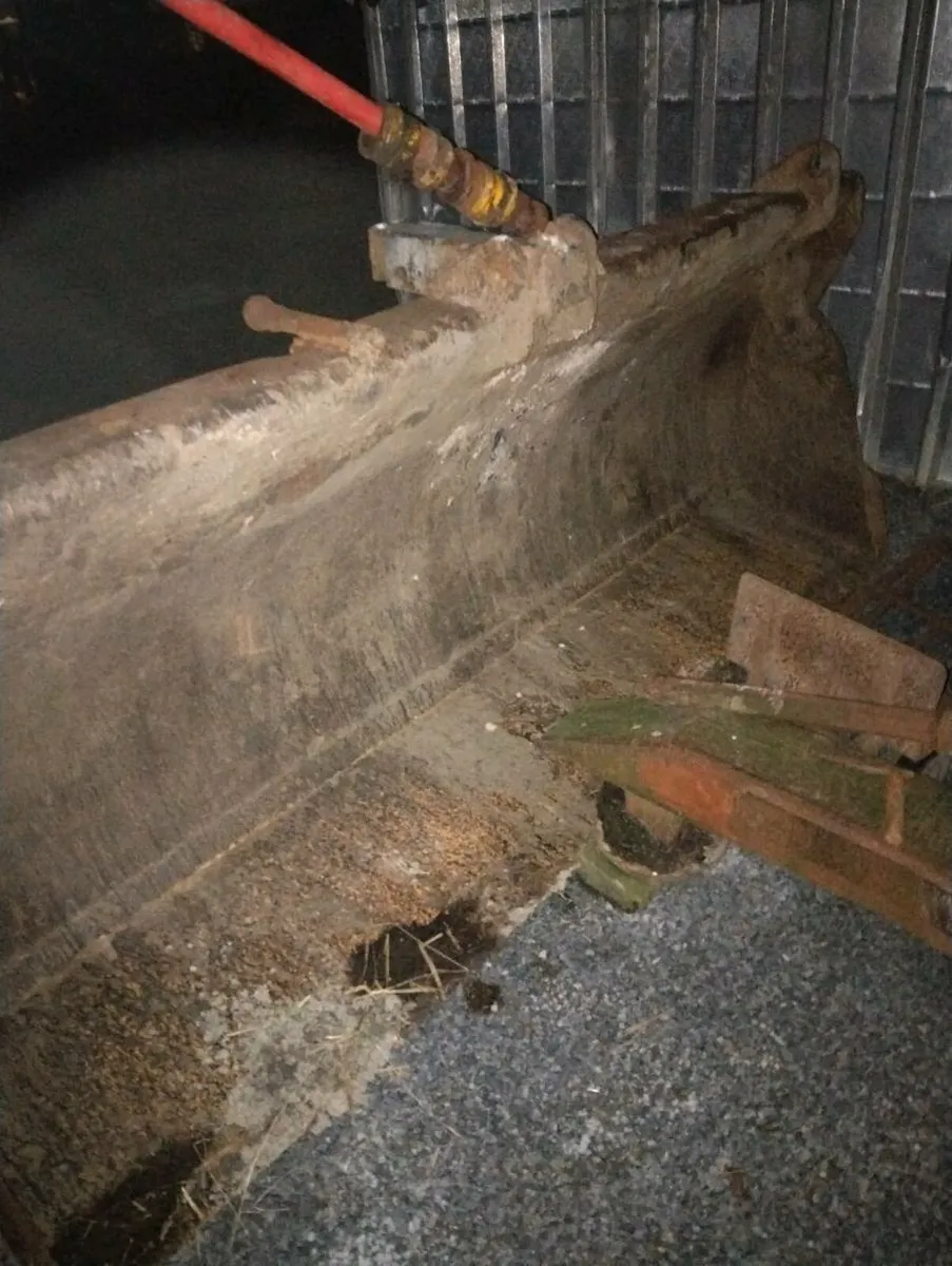 Digger  front bucket JCB 3 cx - Image 2