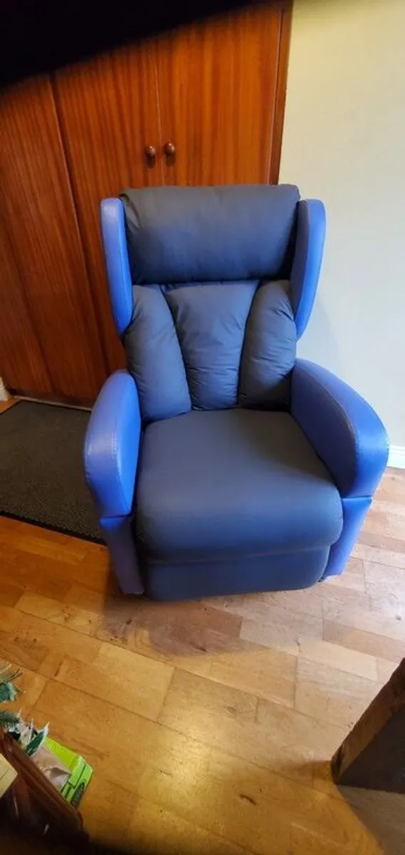 Electric chair - Image 4