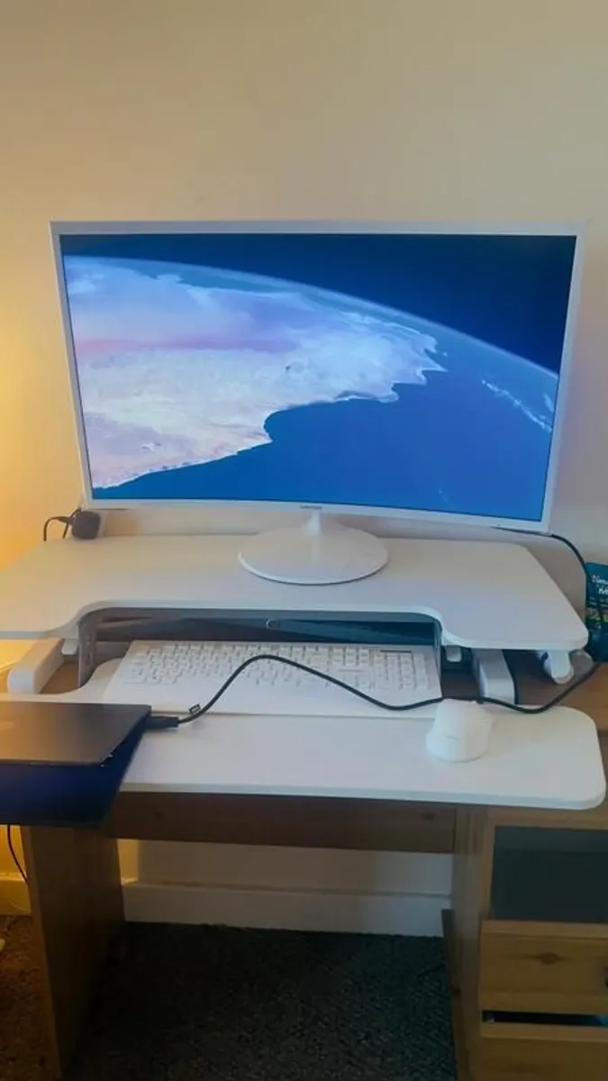 Samsung 24" curved monitor