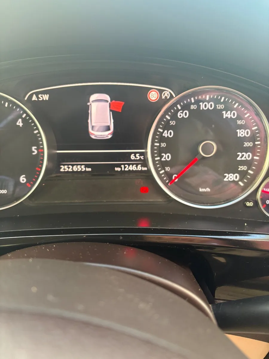 Volkswagen Touareg 2018 Commercial taxed, Passenge - Image 4