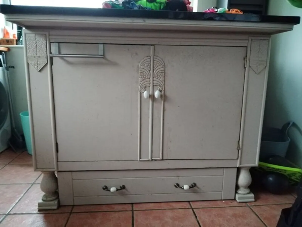 kitchen Island - Image 1