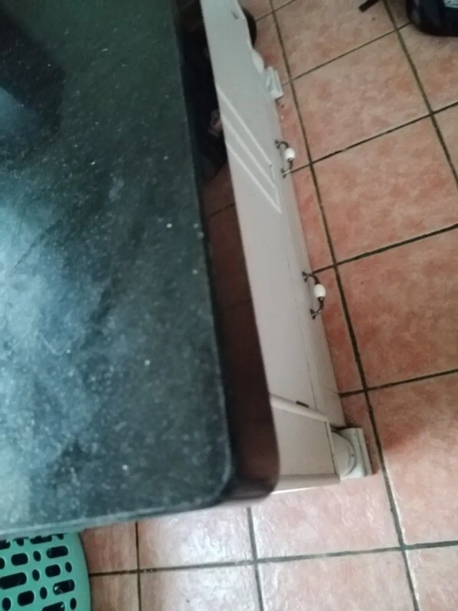 kitchen Island - Image 2