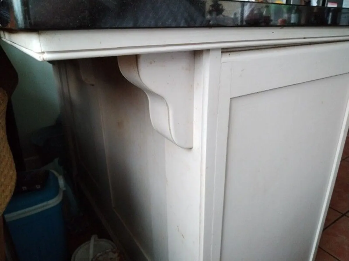 kitchen Island - Image 4