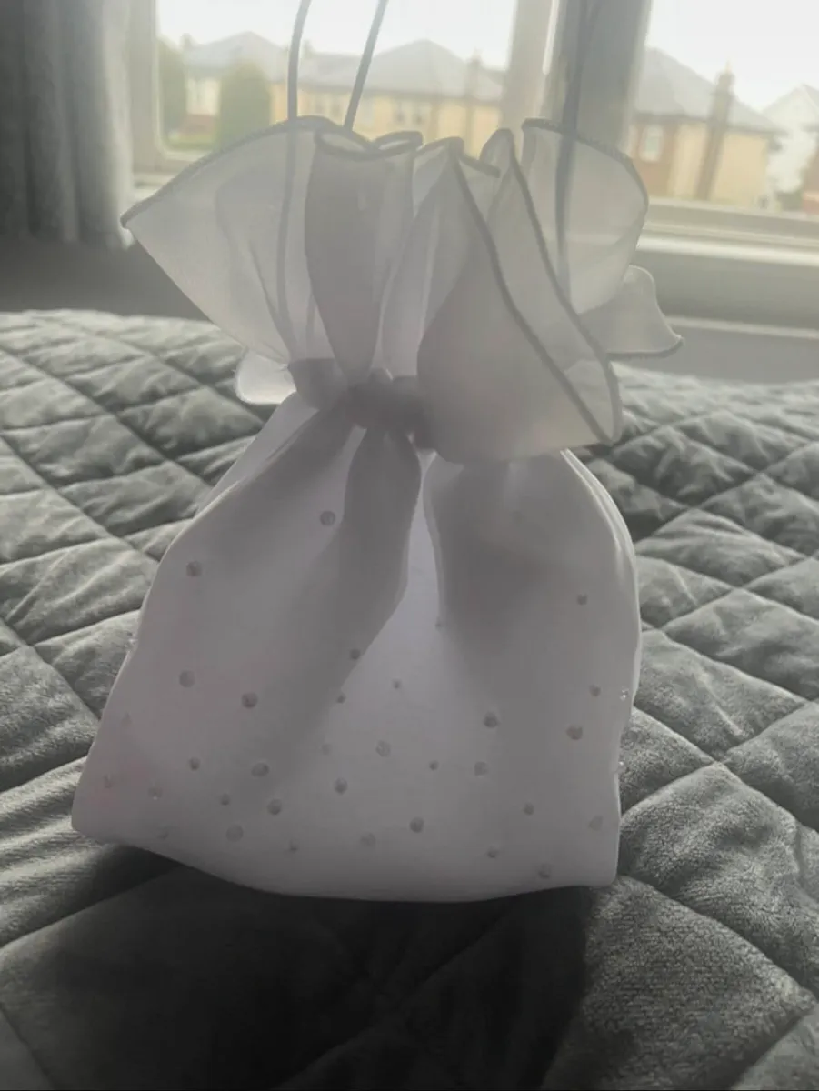 Girls communion bag - Image 1