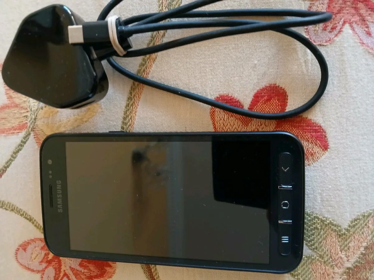 Samsung smart mobile phone. - Image 4