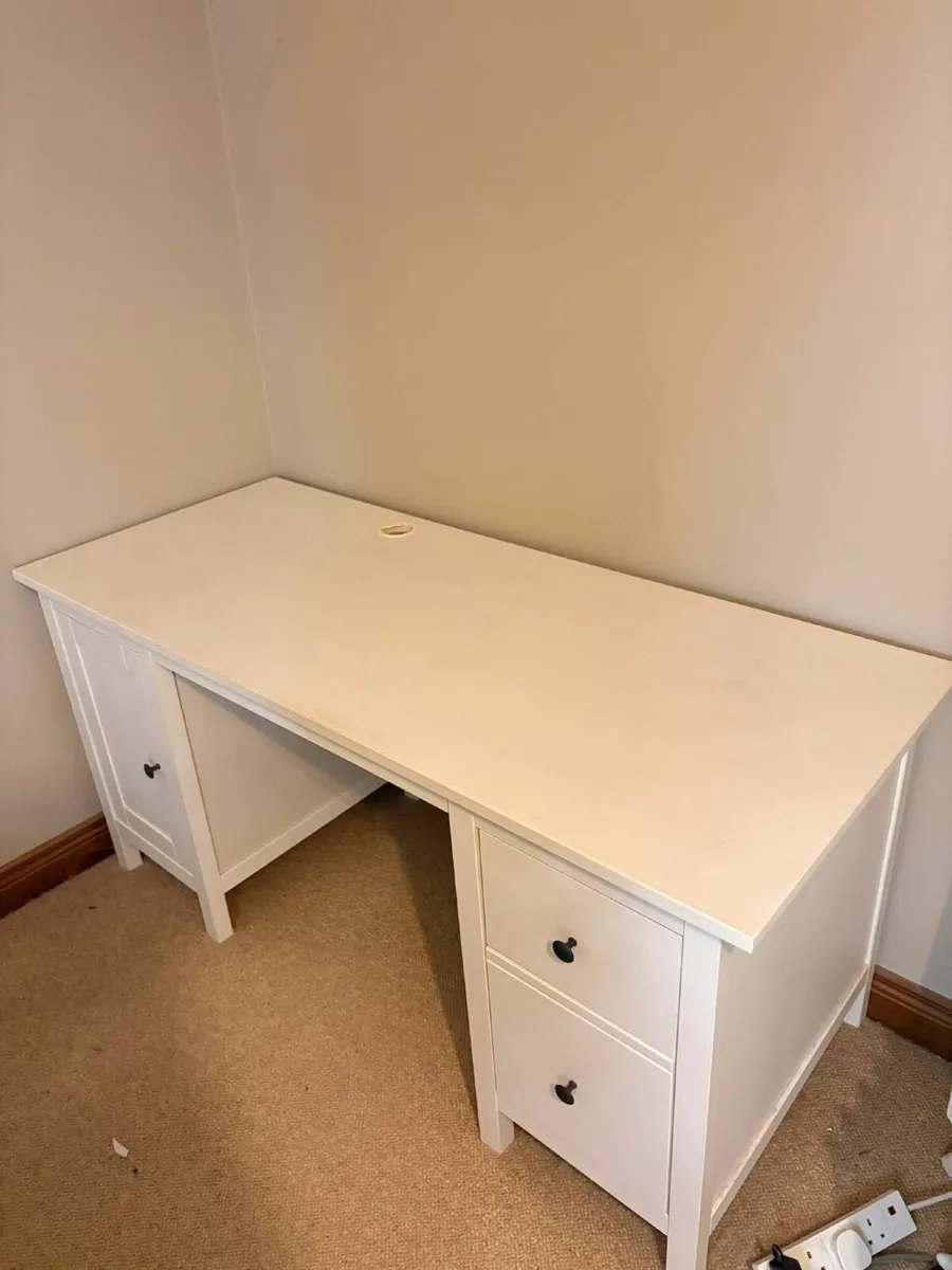 Office desk - Image 1