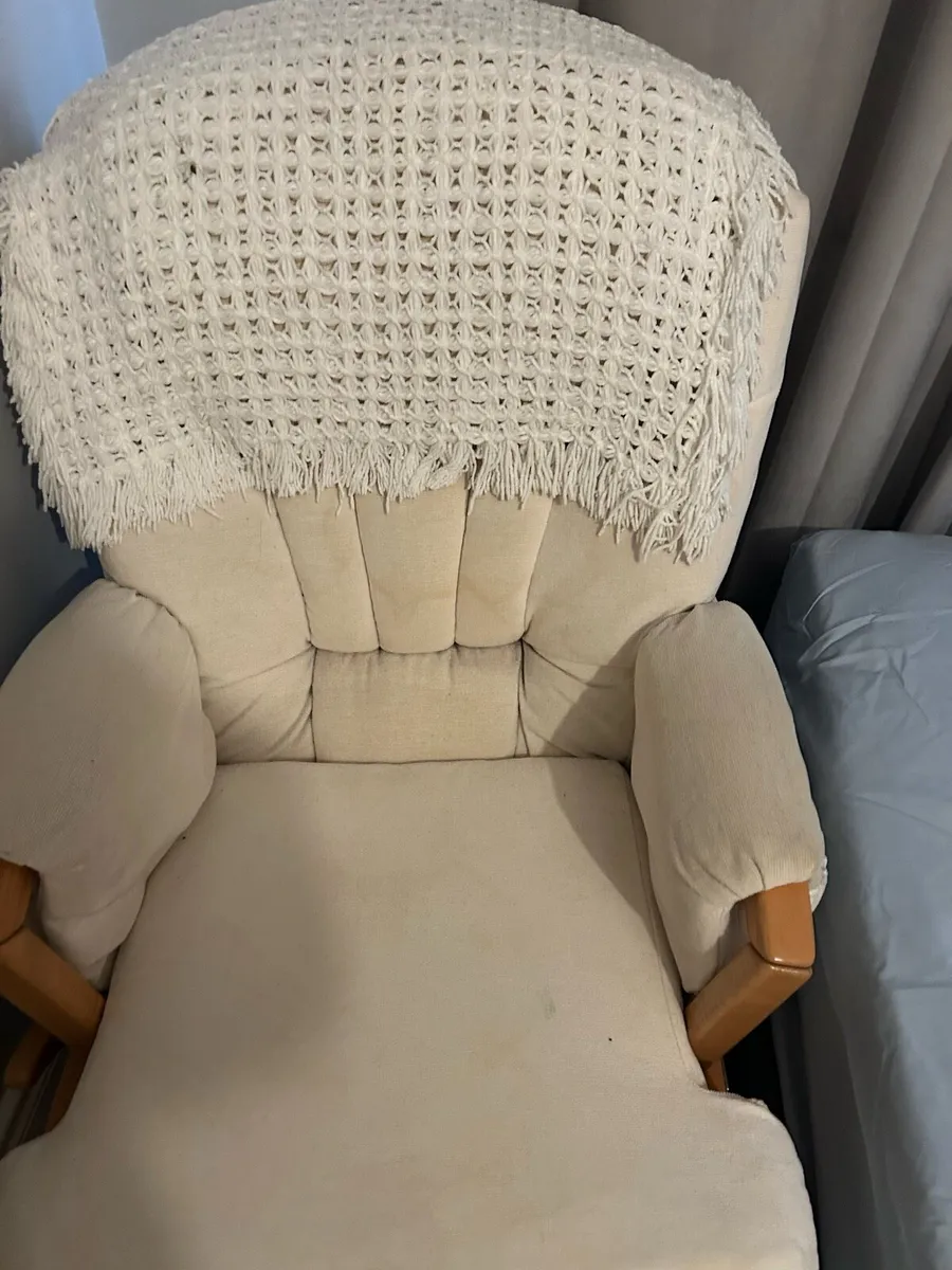 Free rocking chair - Image 2
