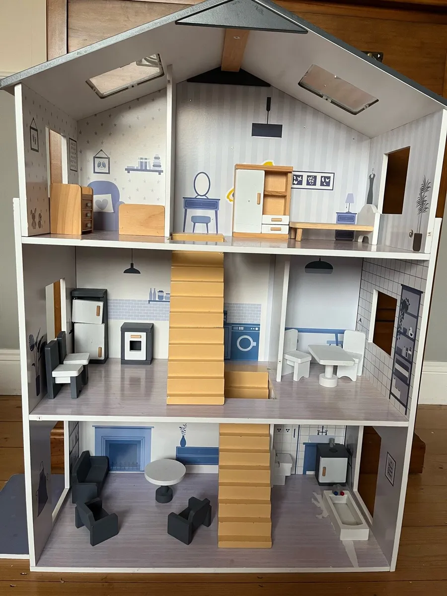 Wooden Dolls House free to a good home - Image 1