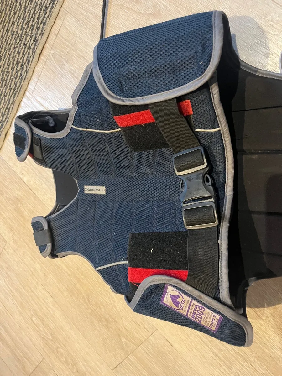 Horse Riding gear for young girl - Image 3