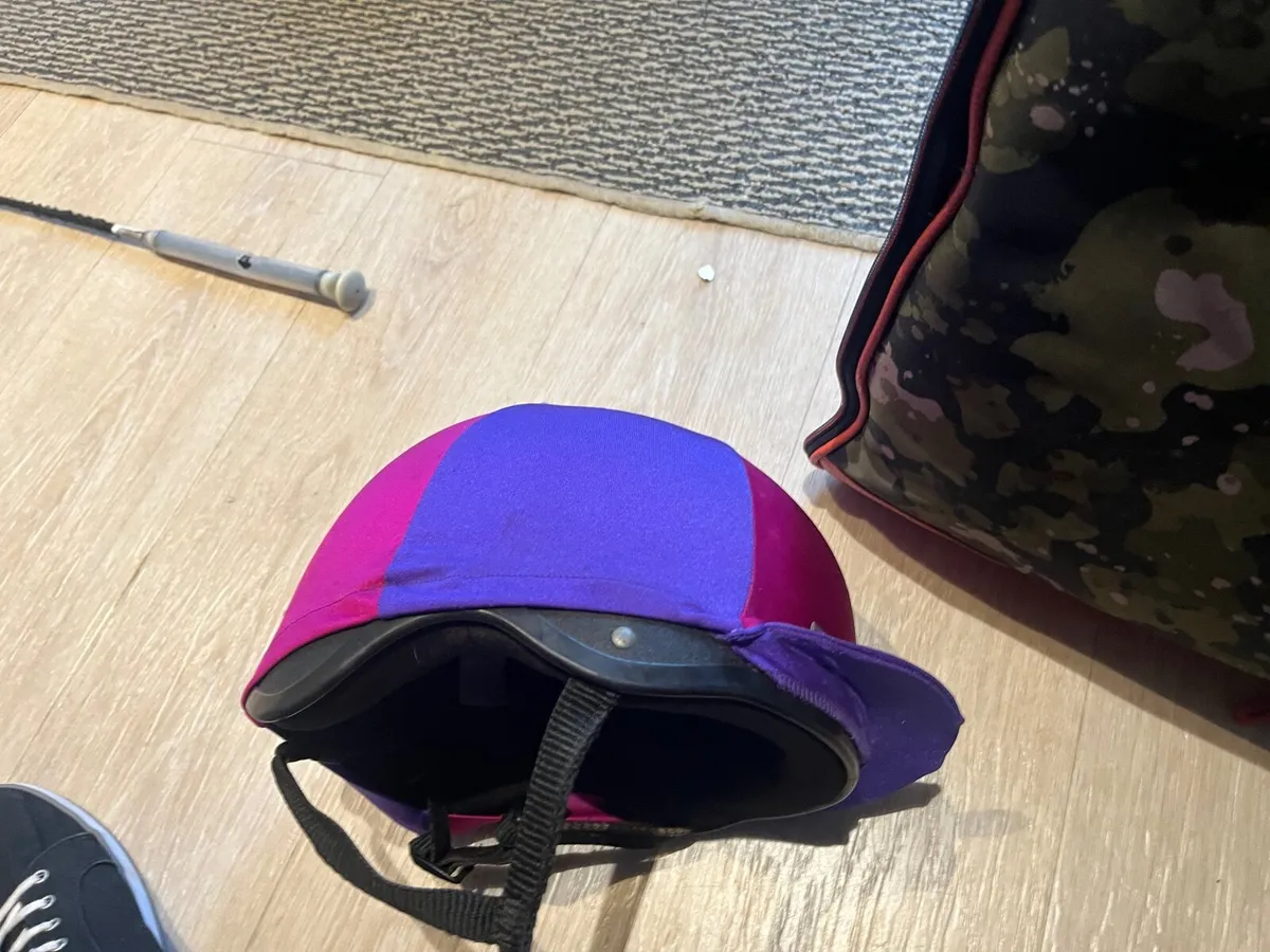 Horse Riding gear for young girl - Image 4