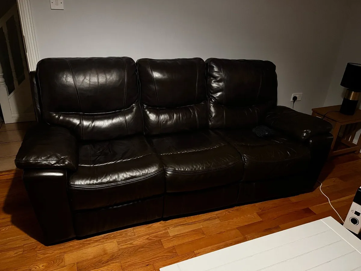 3+2 Leather Recliner Suite - Image 1