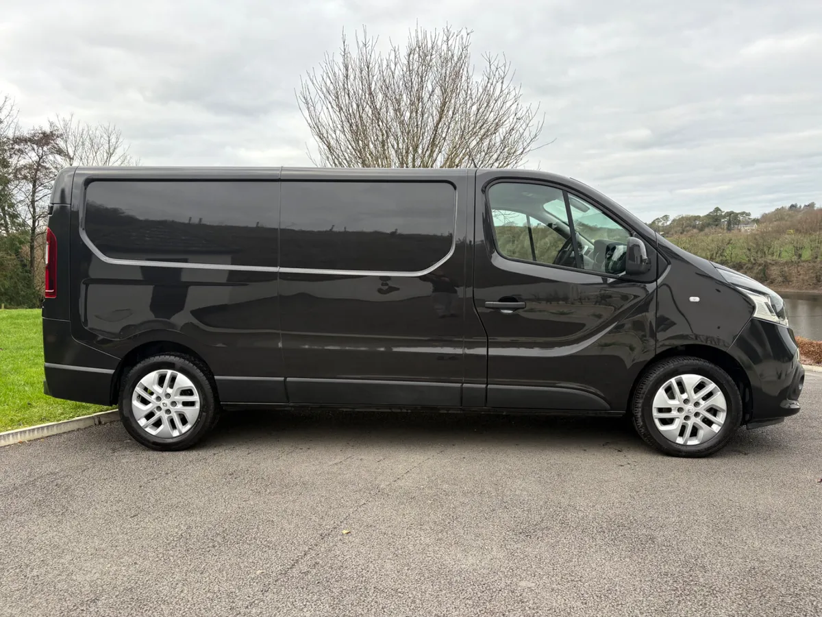 2019 Renault Trafic Sport  Low Km - Image 3
