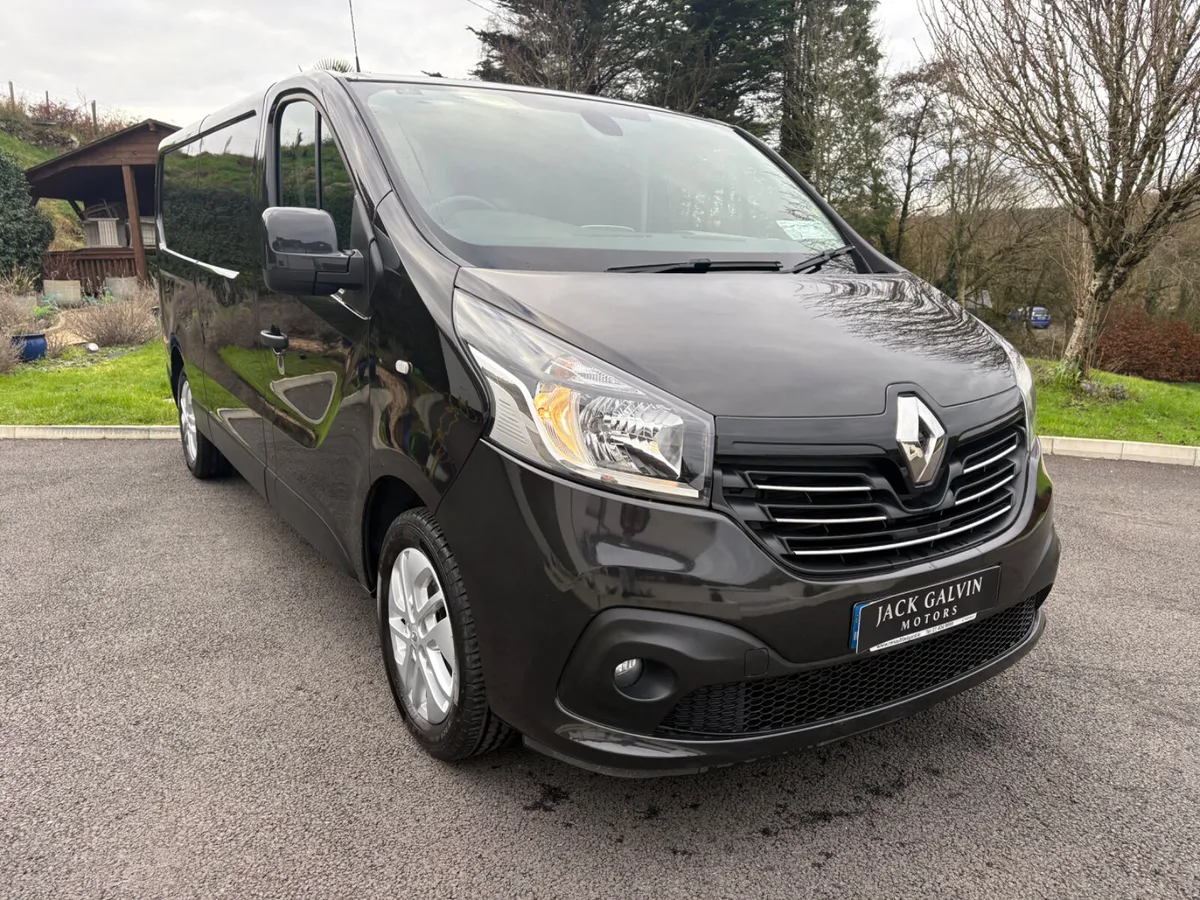 2019 Renault Trafic Sport  Low Km - Image 2