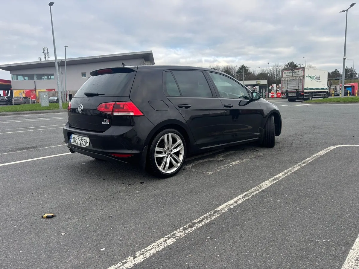 VW Golf 2015 Highline Lady Owner - Image 4