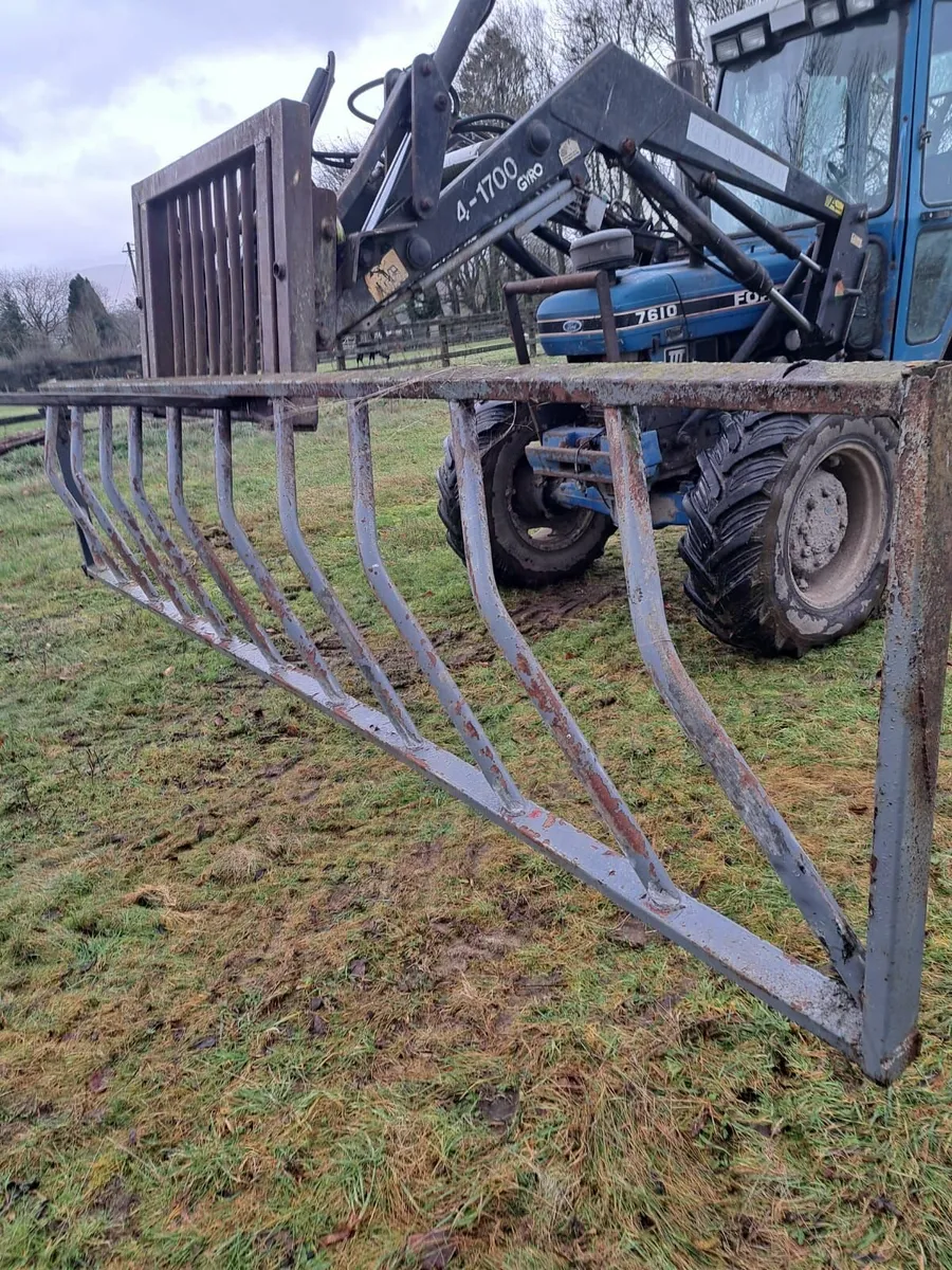 Feed barriers - Image 1