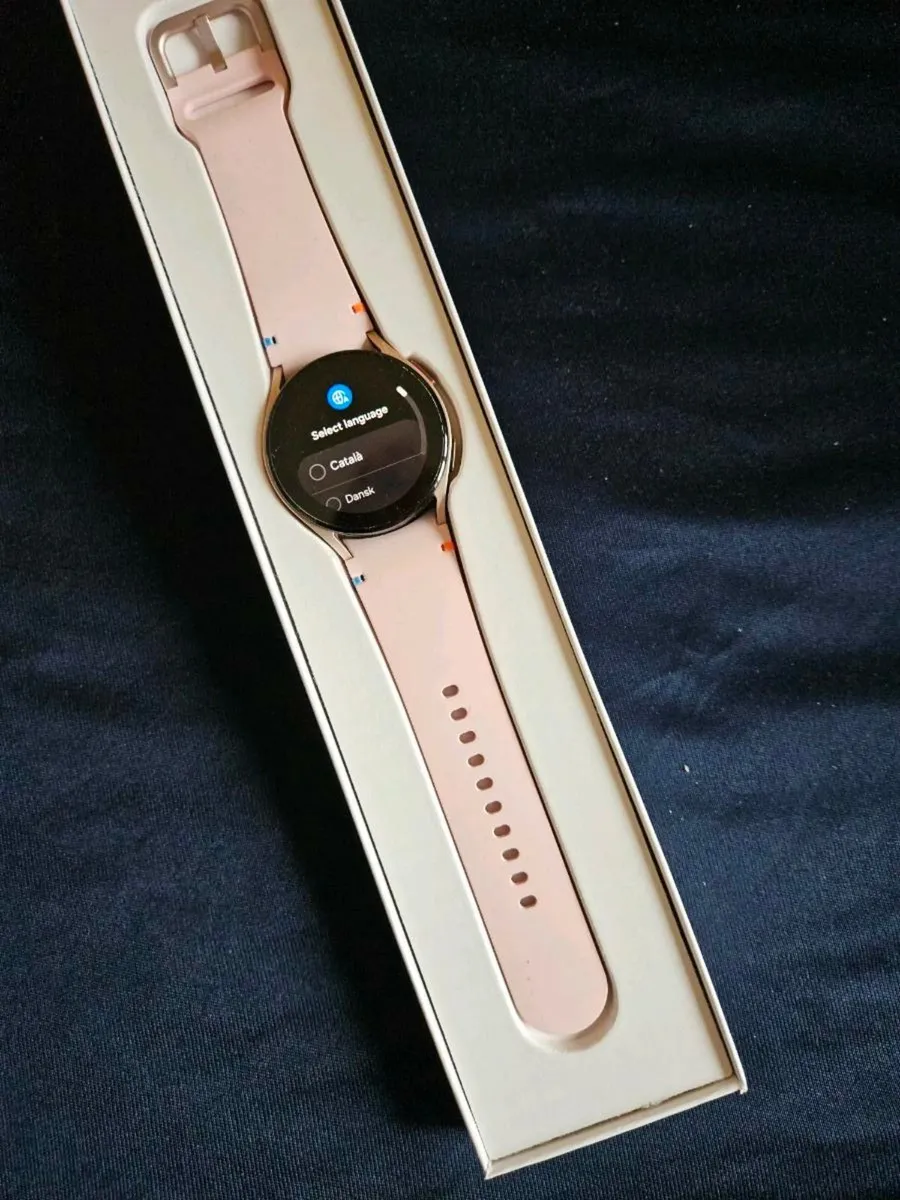 Samsung Galaxy Watch FE - Image 2