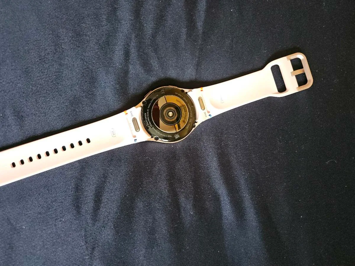 Samsung Galaxy Watch FE - Image 3
