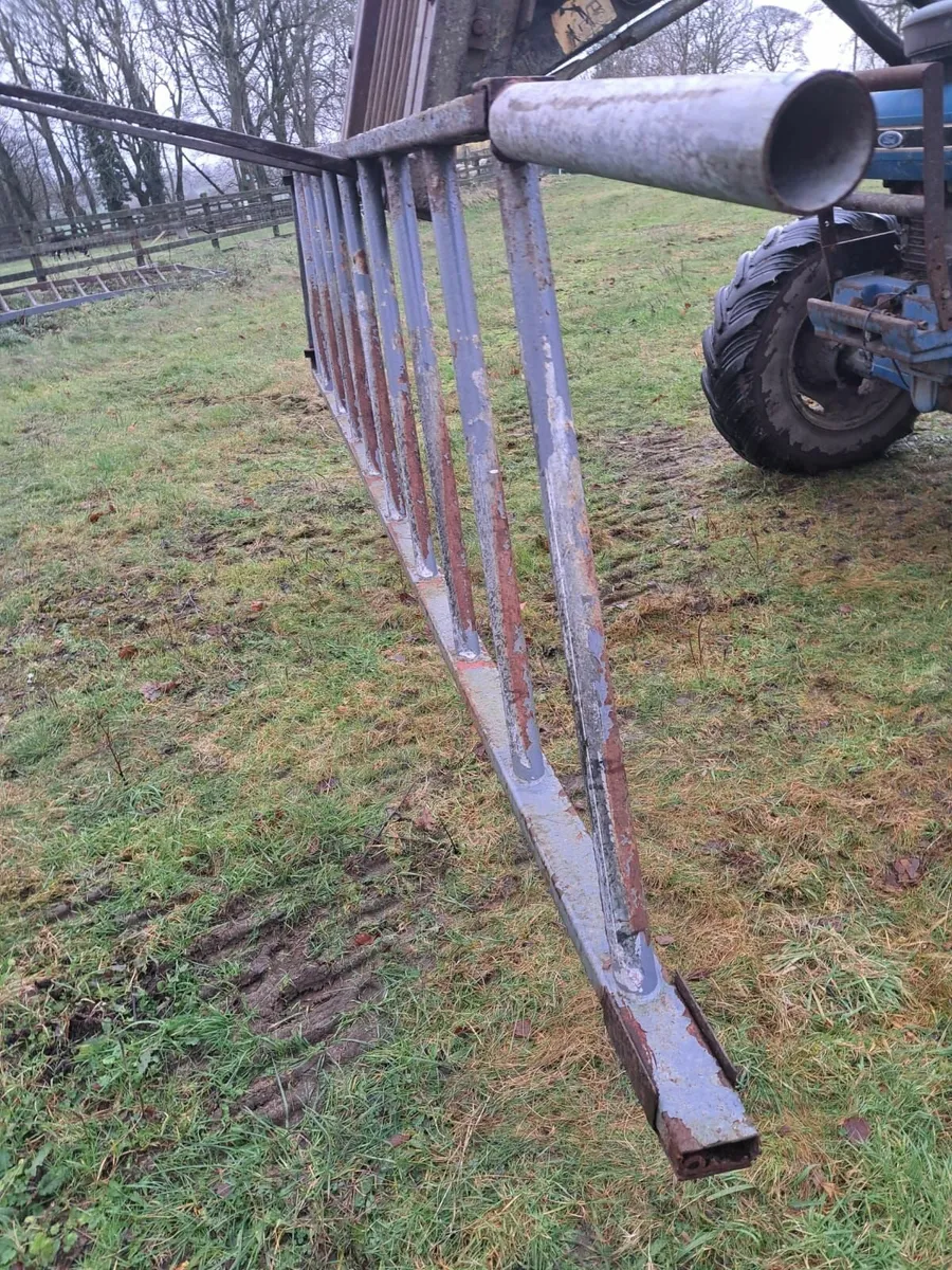 Feed barriers - Image 2