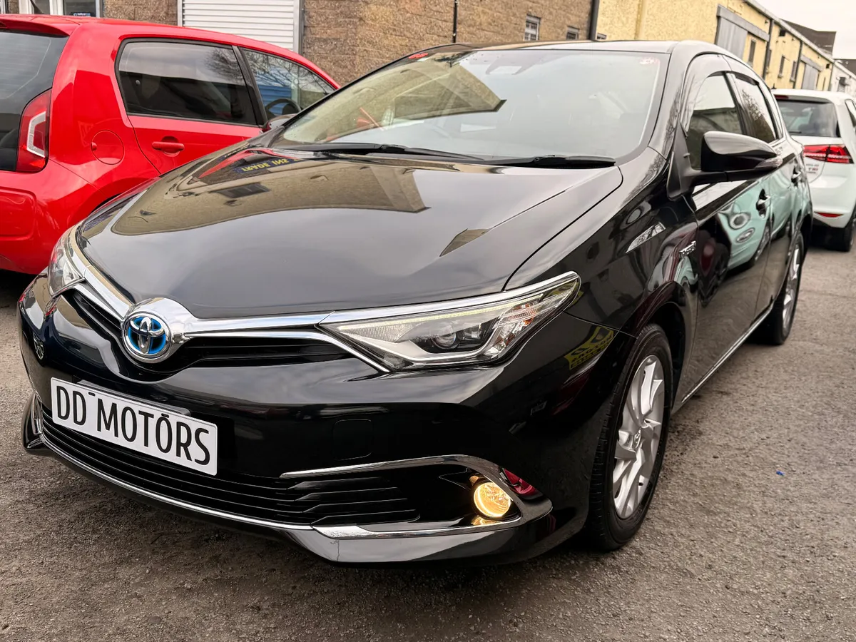 Toyota Auris  2016 (162)hybrid with low miles - Image 1