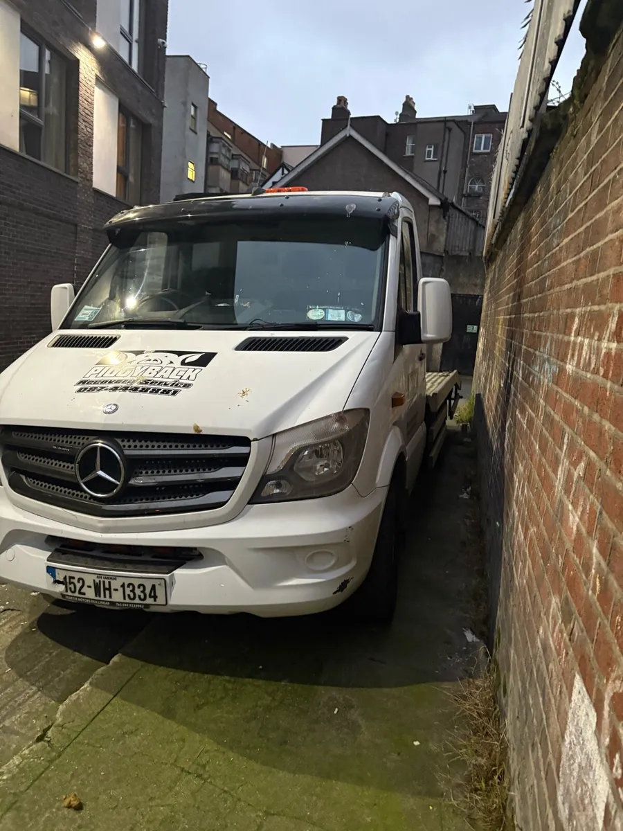 2015 Mercedes sprinter recovery truck - Image 2